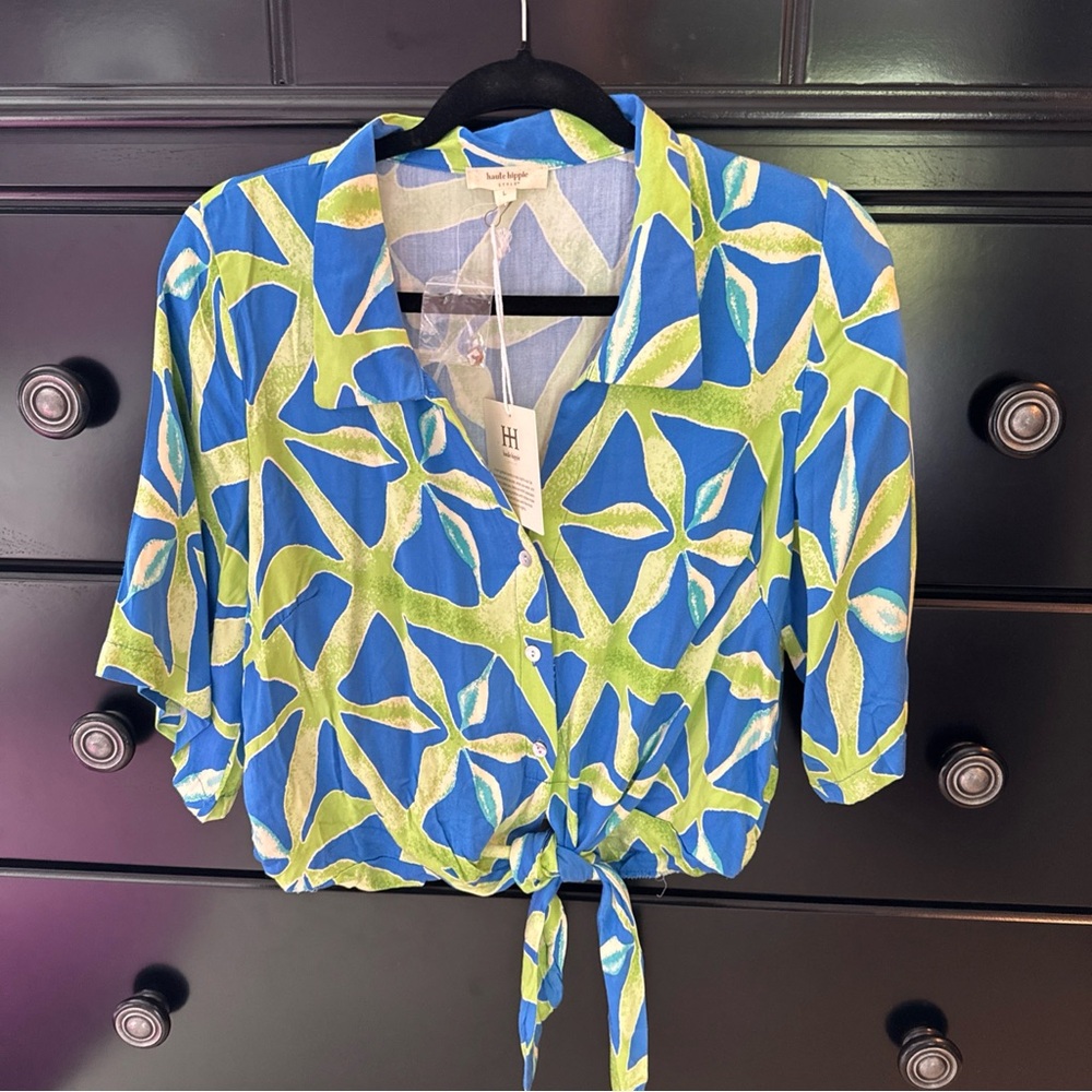 Button down front tie short sleeve blouse by Haute Hippie sz L